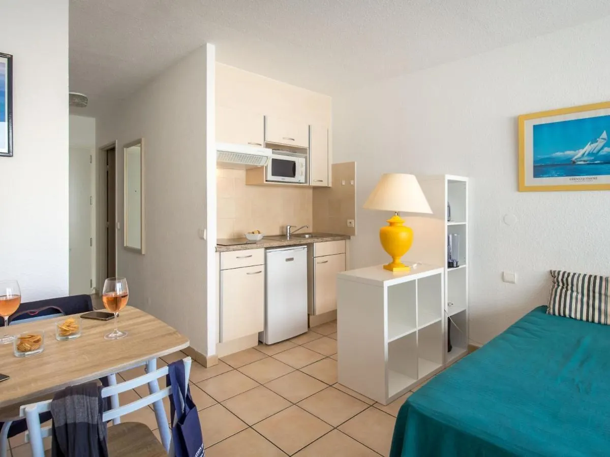 Apartment Studio 2/3 Personnes Pres Plage, Climatise, Balcon, Parking, Wifi, Petit-Dejeuner, Saint-Raphael - Fr-1-466A-37 France