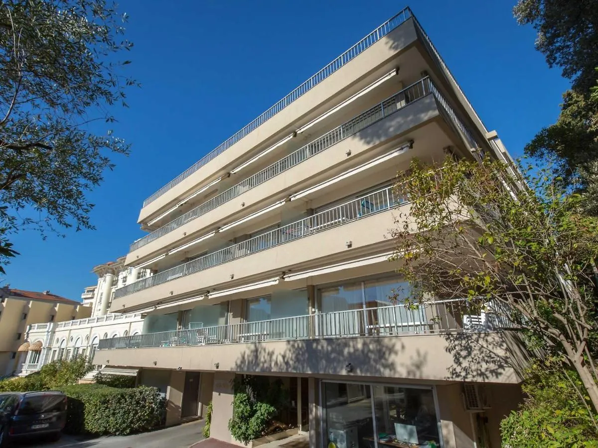 Studio 2/3 Personnes Pres Plage, Climatise, Balcon, Parking, Wifi, Petit-Dejeuner, Saint-Raphael - Fr-1-466A-37 0*, Saint-Raphael (Var) France