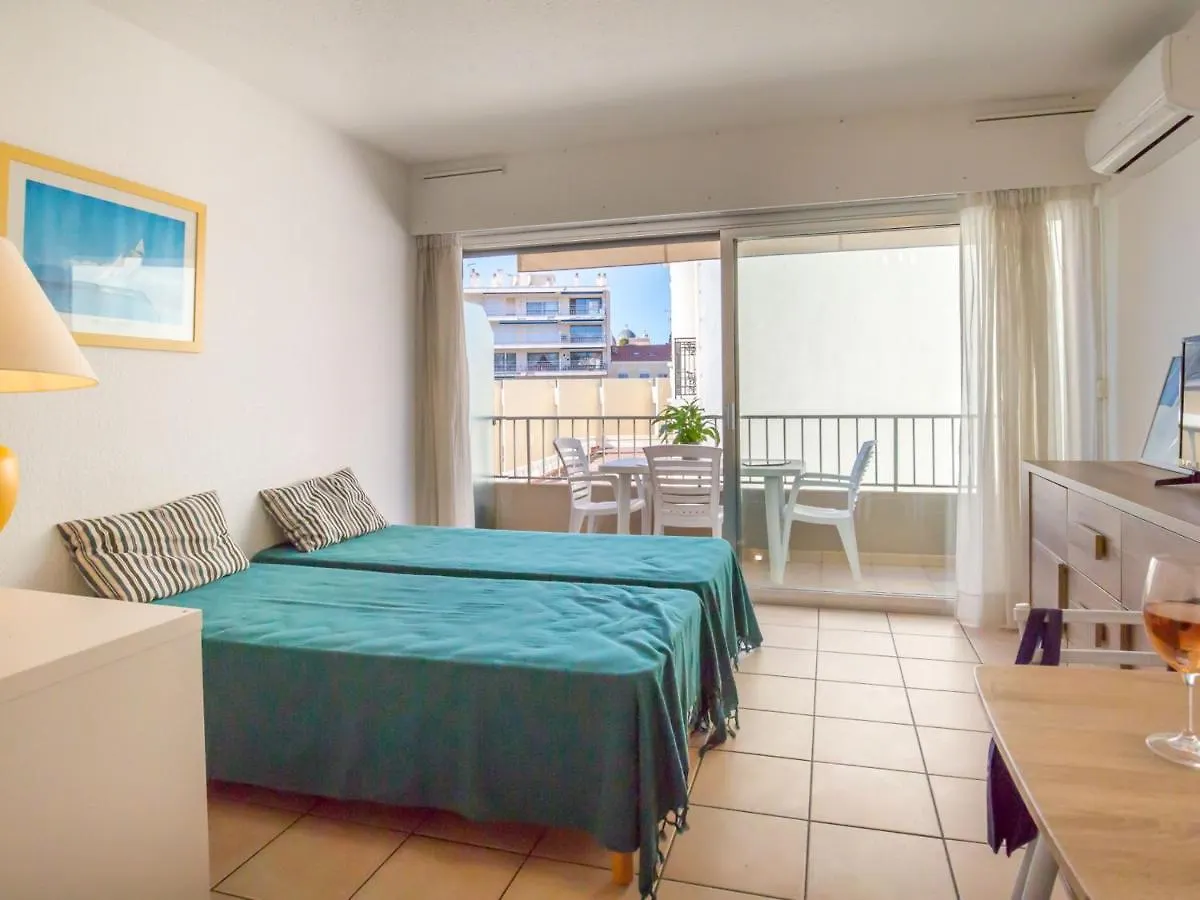 Apartment Studio 2/3 Personnes Pres Plage, Climatise, Balcon, Parking, Wifi, Petit-Dejeuner, Saint-Raphael - Fr-1-466A-37