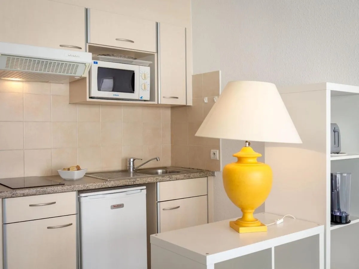 Apartment Studio 2/3 Personnes Pres Plage, Climatise, Balcon, Parking, Wifi, Petit-Dejeuner, Saint-Raphael - Fr-1-466A-37
